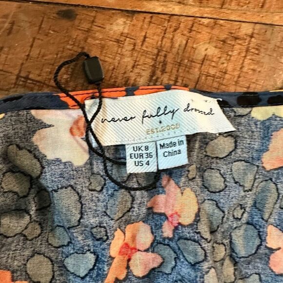 Never Fully Dressed Jena floral v-neck size 4 jumpsuit - Picture 5 of 6